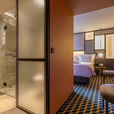 Hotel The Convo &