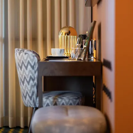 Hotel The Convo & 4*